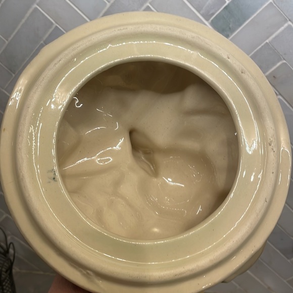 Shawnee USA Vintage Fruit Bowl and Lid - Picture 7 of 9